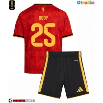 Otroške Nogometnih dresov Belgija Nathan Ngoy #25 Domači SP 2026 Kratki rokavi (+ hlače)